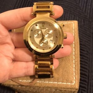 Freelook gold watch